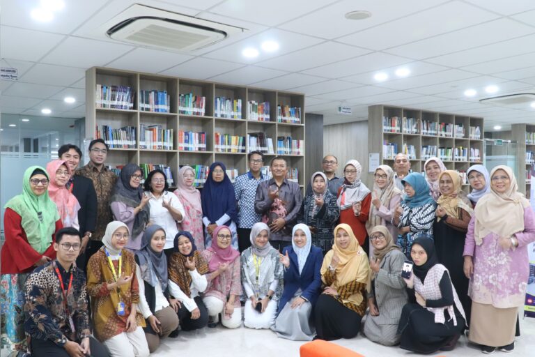 Workshop Penulisan Artikel Ilmiah: Strategi Komprehensif untuk Publikasi di Jurnal Terindeks Scopus